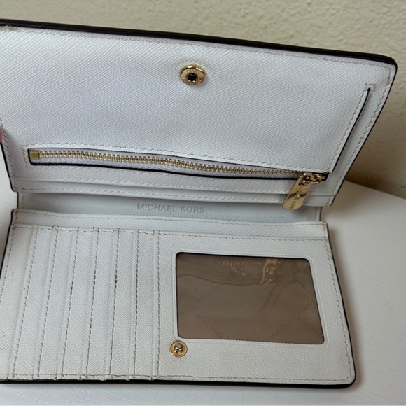 Michael Kors White Wallet - Picture 7 of 11